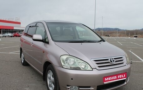 Toyota Ipsum II, 2003 год, 698 000 рублей, 1 фотография