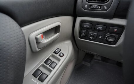 Toyota Land Cruiser 100 рестайлинг 2, 2006 год, 4 500 000 рублей, 19 фотография