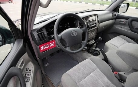Toyota Land Cruiser 100 рестайлинг 2, 2006 год, 4 500 000 рублей, 13 фотография