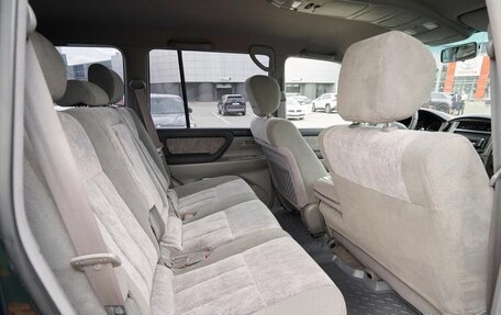 Toyota Land Cruiser 100 рестайлинг 2, 2006 год, 4 500 000 рублей, 30 фотография