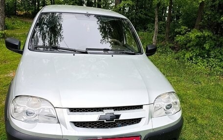 Chevrolet Niva I рестайлинг, 2009 год, 346 000 рублей, 2 фотография