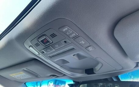 Toyota Crown, 2016 год, 2 173 000 рублей, 31 фотография