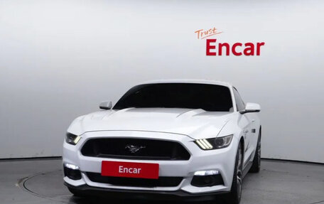 Ford Mustang VI рестайлинг, 2022 год, 2 920 000 рублей, 2 фотография