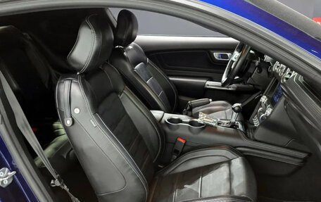 Ford Mustang VI рестайлинг, 2022 год, 2 900 000 рублей, 7 фотография