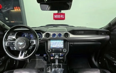 Ford Mustang VI рестайлинг, 2022 год, 2 900 000 рублей, 5 фотография