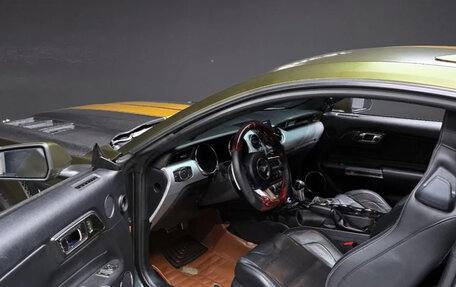 Ford Mustang VI рестайлинг, 2022 год, 2 950 000 рублей, 6 фотография