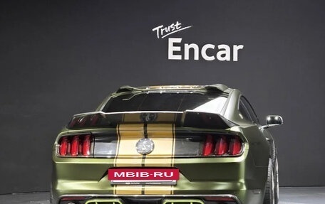Ford Mustang VI рестайлинг, 2022 год, 2 950 000 рублей, 4 фотография