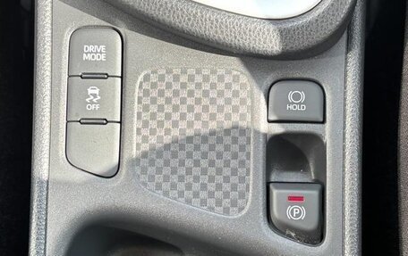 Toyota Yaris Cross, 2022 год, 1 880 000 рублей, 14 фотография