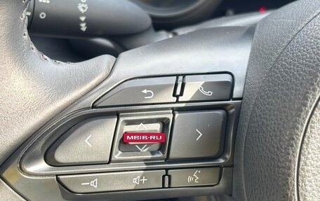 Toyota Yaris Cross, 2022 год, 1 880 000 рублей, 11 фотография