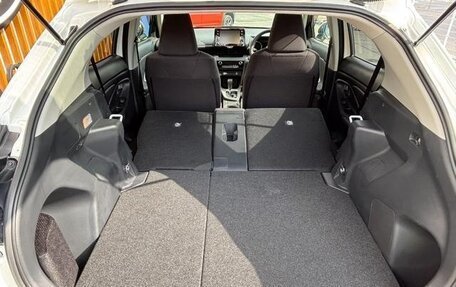 Toyota Yaris Cross, 2022 год, 1 880 000 рублей, 23 фотография