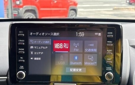 Toyota Yaris Cross, 2022 год, 1 880 000 рублей, 17 фотография