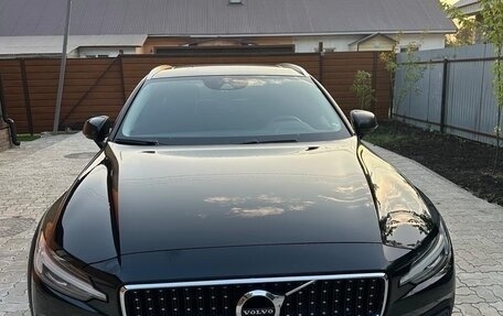Volvo V60 Cross Country II, 2019 год, 3 450 000 рублей, 4 фотография