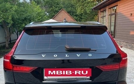 Volvo V60 Cross Country II, 2019 год, 3 450 000 рублей, 5 фотография