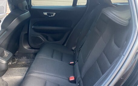 Volvo V60 Cross Country II, 2019 год, 3 450 000 рублей, 21 фотография