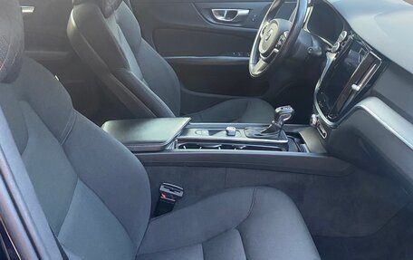 Volvo V60 Cross Country II, 2019 год, 3 450 000 рублей, 22 фотография