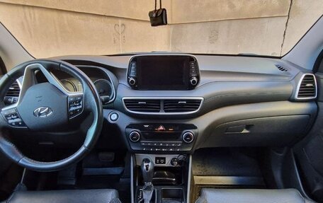 Hyundai Tucson III, 2018 год, 2 390 000 рублей, 3 фотография