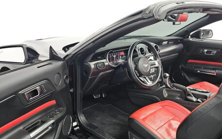 Ford Mustang VI рестайлинг, 2022 год, 2 900 000 рублей, 6 фотография