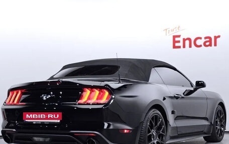 Ford Mustang VI рестайлинг, 2022 год, 2 900 000 рублей, 3 фотография
