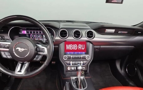 Ford Mustang VI рестайлинг, 2022 год, 2 900 000 рублей, 5 фотография