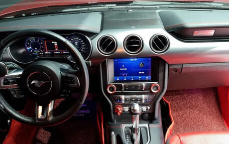 Ford Mustang VI рестайлинг, 2022 год, 2 850 000 рублей, 5 фотография