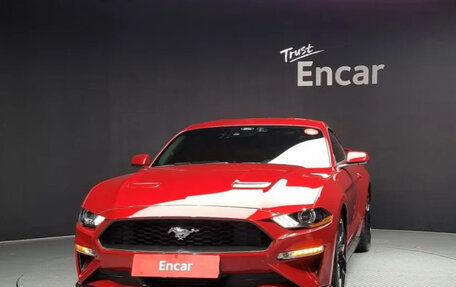 Ford Mustang VI рестайлинг, 2022 год, 2 850 000 рублей, 2 фотография
