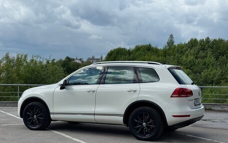 Volkswagen Touareg III, 2011 год, 1 890 000 рублей, 10 фотография