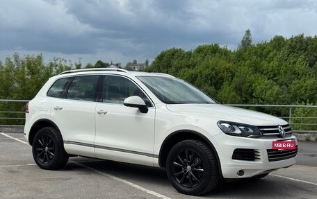 Volkswagen Touareg III, 2011 год, 1 890 000 рублей, 2 фотография