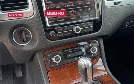 Volkswagen Touareg III, 2011 год, 1 890 000 рублей, 12 фотография