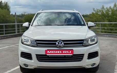 Volkswagen Touareg III, 2011 год, 1 890 000 рублей, 6 фотография