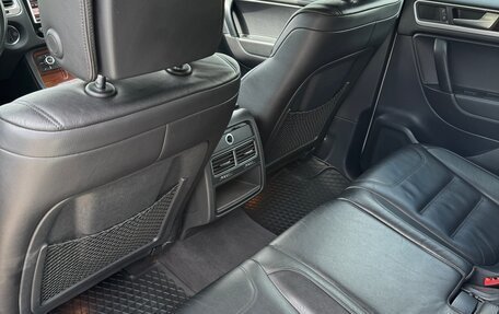 Volkswagen Touareg III, 2011 год, 1 890 000 рублей, 17 фотография