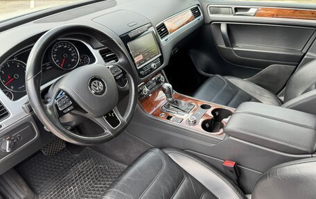 Volkswagen Touareg III, 2011 год, 1 890 000 рублей, 25 фотография