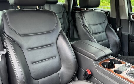 Volkswagen Touareg III, 2011 год, 1 890 000 рублей, 21 фотография