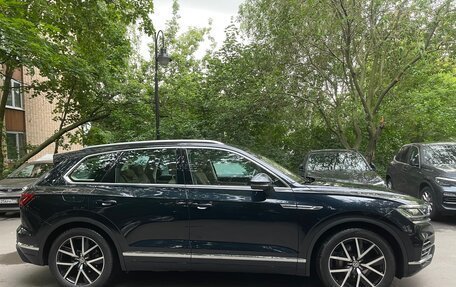Volkswagen Touareg III, 2019 год, 5 765 000 рублей, 3 фотография
