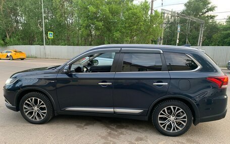 Mitsubishi Outlander III рестайлинг 3, 2018 год, 2 650 000 рублей, 5 фотография