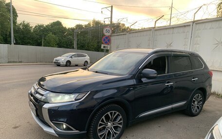 Mitsubishi Outlander III рестайлинг 3, 2018 год, 2 650 000 рублей, 6 фотография