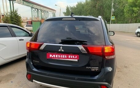 Mitsubishi Outlander III рестайлинг 3, 2018 год, 2 650 000 рублей, 9 фотография