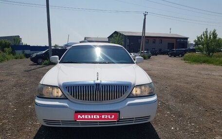 Lincoln Town Car III рестайлинг, 2004 год, 590 000 рублей, 1 фотография
