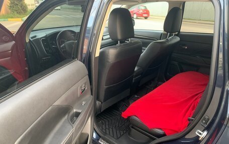 Mitsubishi Outlander III рестайлинг 3, 2018 год, 2 650 000 рублей, 19 фотография
