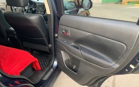 Mitsubishi Outlander III рестайлинг 3, 2018 год, 2 650 000 рублей, 21 фотография