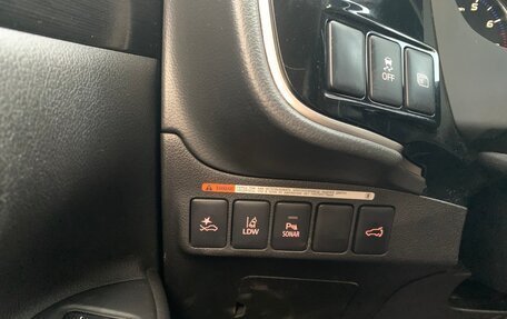 Mitsubishi Outlander III рестайлинг 3, 2018 год, 2 650 000 рублей, 29 фотография