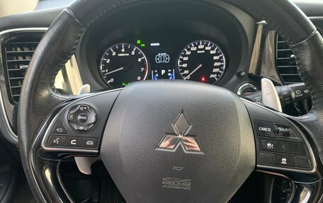 Mitsubishi Outlander III рестайлинг 3, 2018 год, 2 650 000 рублей, 30 фотография