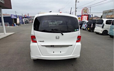 Honda Freed I, 2015 год, 880 000 рублей, 4 фотография