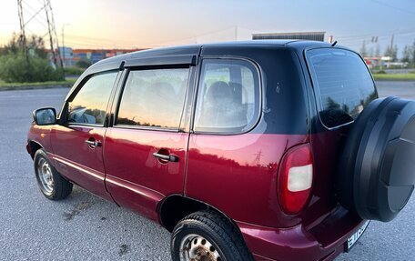 Chevrolet Niva I рестайлинг, 2004 год, 235 000 рублей, 3 фотография