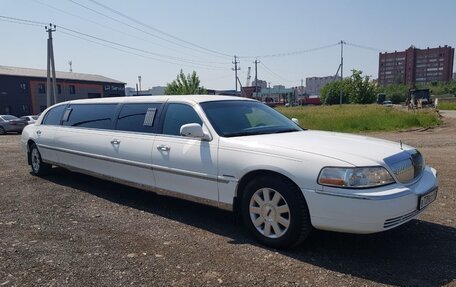 Lincoln Town Car III рестайлинг, 2004 год, 590 000 рублей, 5 фотография
