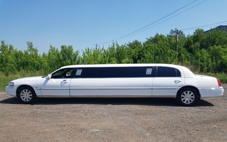 Lincoln Town Car III рестайлинг, 2004 год, 590 000 рублей, 7 фотография