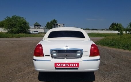 Lincoln Town Car III рестайлинг, 2004 год, 590 000 рублей, 10 фотография