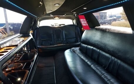 Lincoln Town Car III рестайлинг, 2004 год, 590 000 рублей, 11 фотография