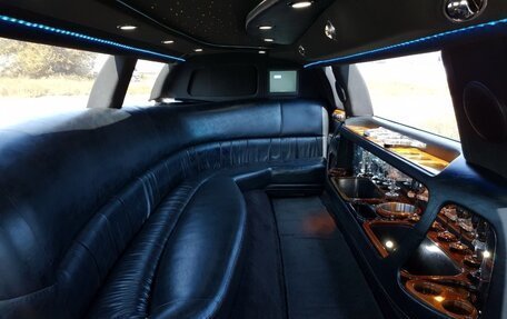 Lincoln Town Car III рестайлинг, 2004 год, 590 000 рублей, 13 фотография