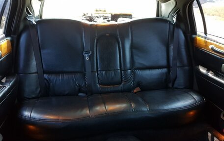 Lincoln Town Car III рестайлинг, 2004 год, 590 000 рублей, 16 фотография
