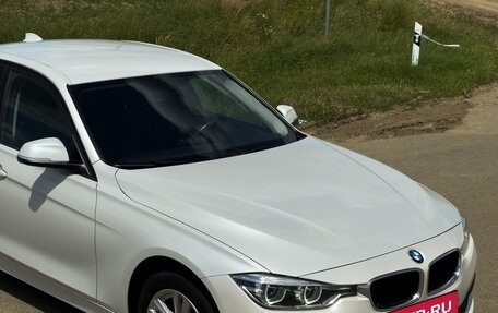 BMW 3 серия, 2018 год, 1 850 000 рублей, 3 фотография